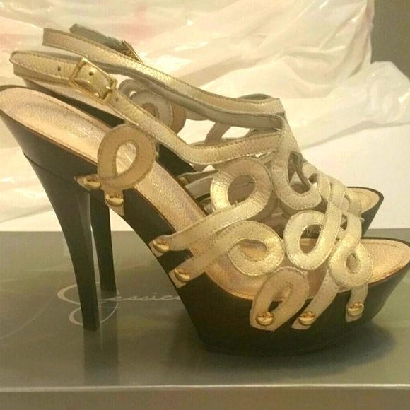 Jessica Simpson Geneviv High Heels - Picture 2 of 3